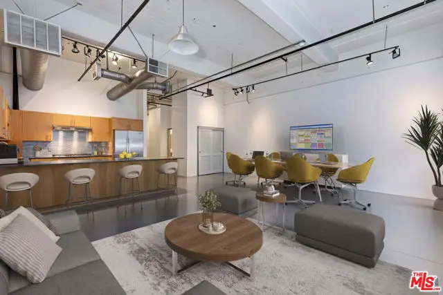 1130 S Flower Street #208, Los Angeles, CA 90015 - Image #1