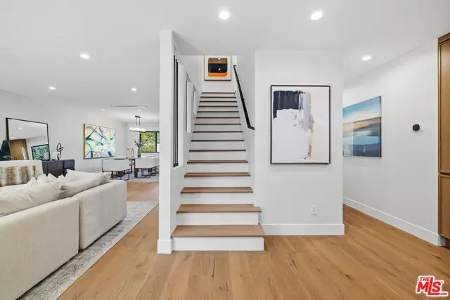 5032 Bluebell Avenue, Valley Village, CA 91607 - Image #2