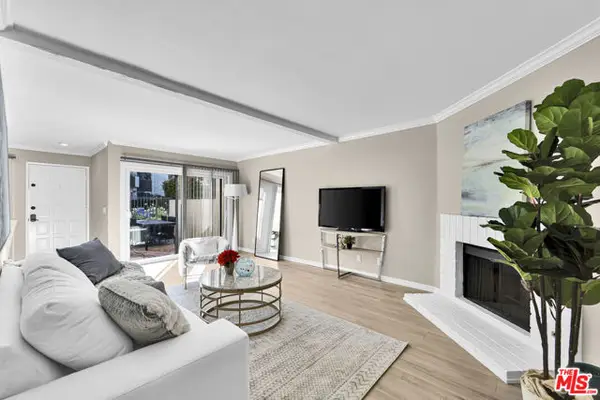 5800 Owensmouth Avenue #40, Woodland Hills (los Angeles), CA 91367