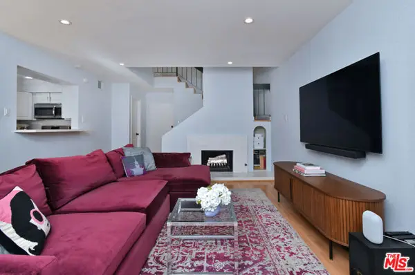 4425 Whitsett Avenue #218, Studio City (los Angeles), CA 91604