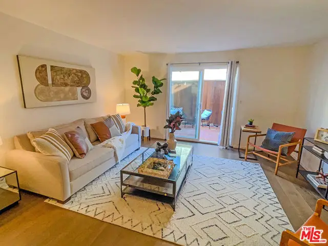 2624 Kansas Avenue #11, Santa Monica, CA 90404 - Image #1