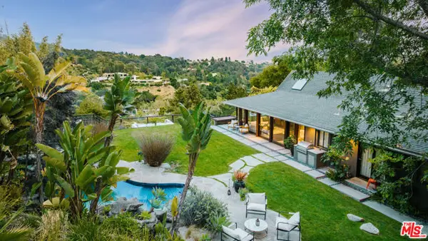 2220 Banyan Drive, Los Angeles, CA 90049