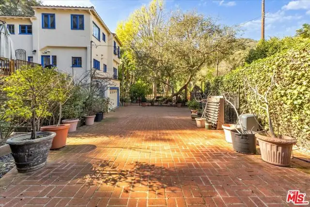 2270 Benedict Canyon Drive, Beverly Hills, CA 90210 - Image #3