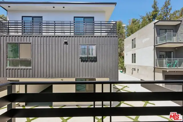 2113 Holly Drive, Los Angeles, CA 90068 - #2