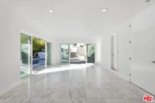 2633 N Commonwealth Avenue, Los Angeles, CA 90027 - #3