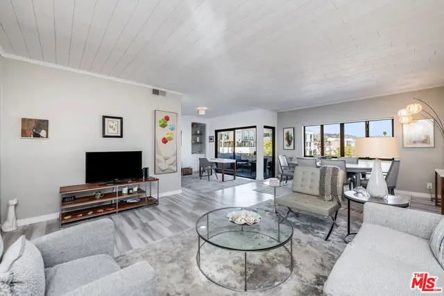 647 Wilcox Avenue #3G, Los Angeles, CA 90004 - Image #1