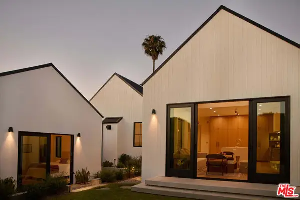 7841 Stewart Avenue, Los Angeles, CA 90045