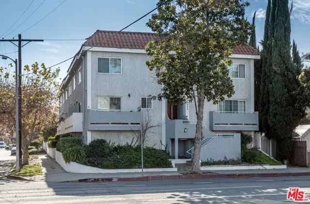 15002 Magnolia Boulevard #4, Sherman Oaks, CA 91403 - Image #2