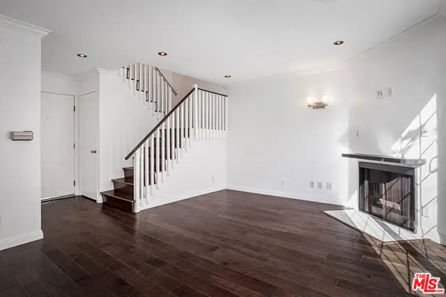 15002 Magnolia Boulevard #4, Sherman Oaks, CA 91403 - Image #3