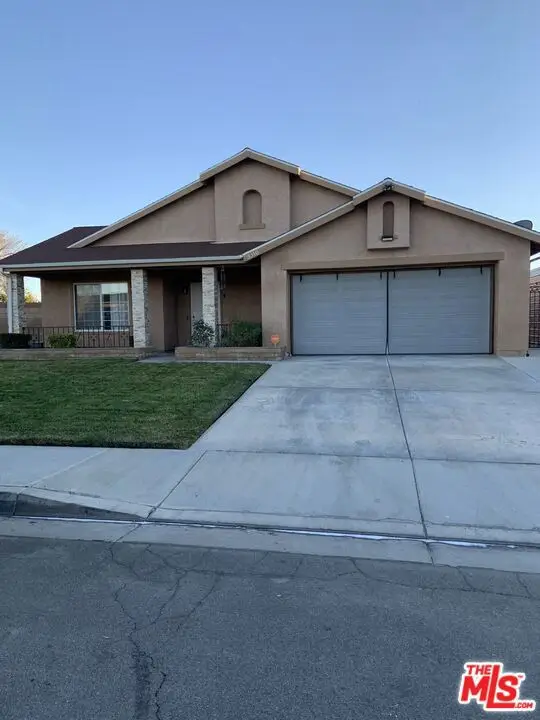3310 Kayak Street, Lancaster, CA 93535