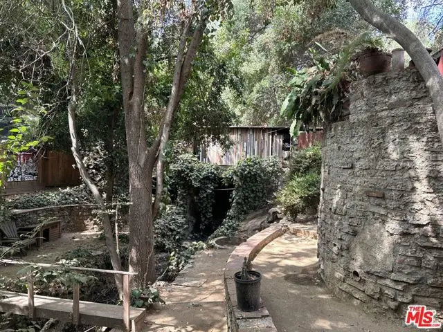 8757 Wonderland Park Avenue, Los Angeles, CA 90046 - Image #2