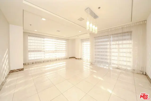 702 S Serrano Avenue #501, Los Angeles, CA 90005 - Image #2