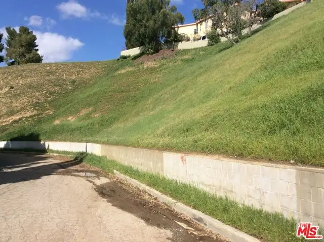 21680 Arcos Drive, Woodland Hills, CA 91364 - Image #2