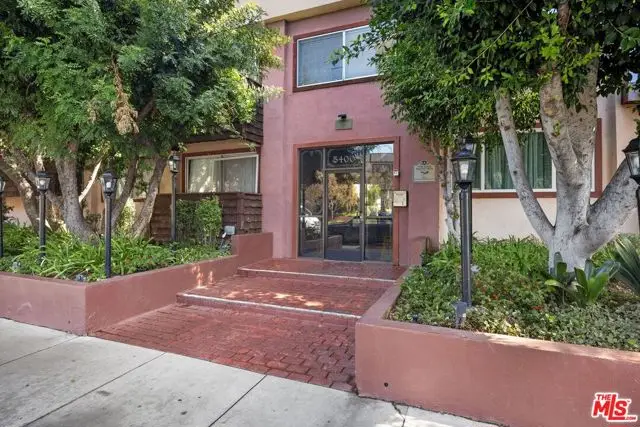 5400 Newcastle Avenue #66, Encino, CA 91316 - Image #2