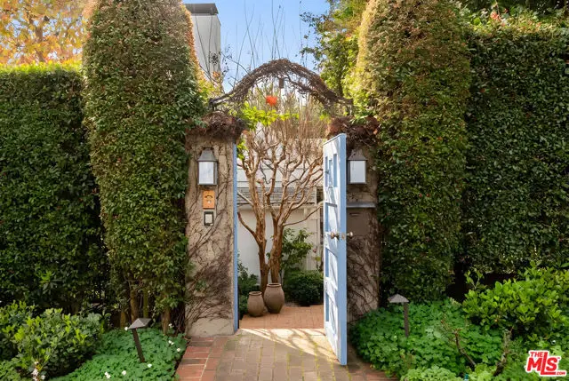 11948 S Saltair Terrace, Los Angeles, CA 90049 - #3