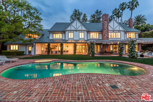 807 N Crescent Drive, Beverly Hills, CA 90210 - Image #2