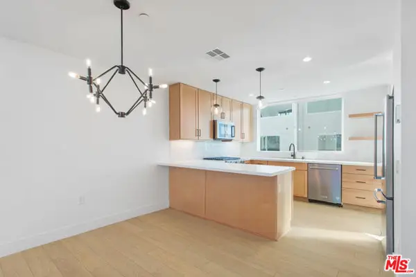 11224 W Victory Boulevard, North Hollywood (los Angeles), CA 91606