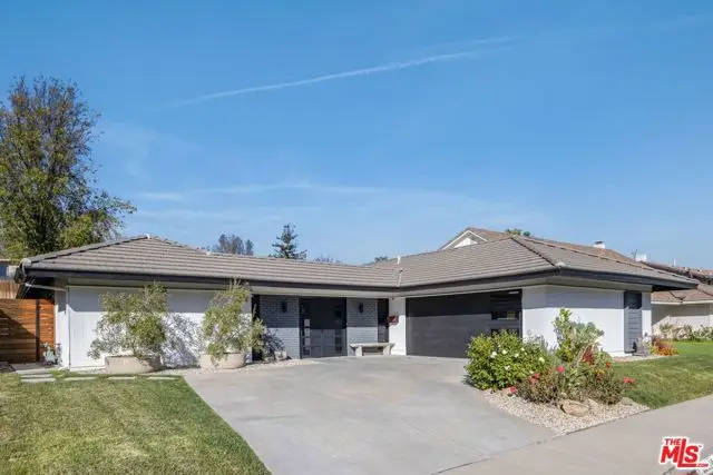 32019 Royceton Court, Westlake Village, CA 91361 - Image #3