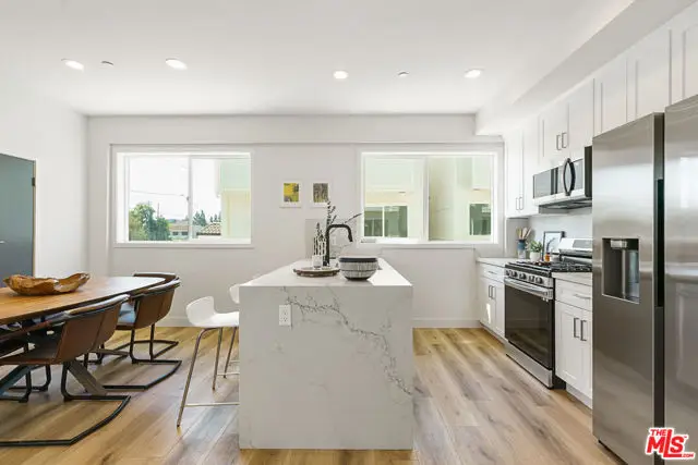 14651 W Sara Lane, San Fernando Valley, CA 91402 - Image #1