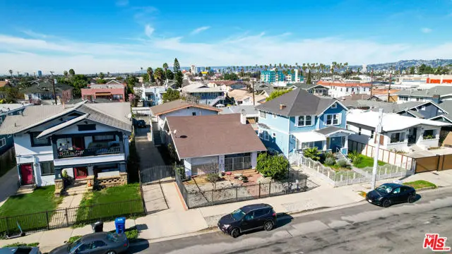 2011 6th Avenue, Los Angeles, CA 90018 - #1