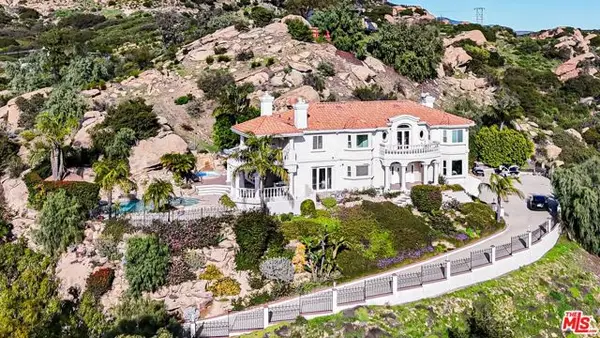 7449 Studio Road, Canoga Park (los Angeles), CA 91304