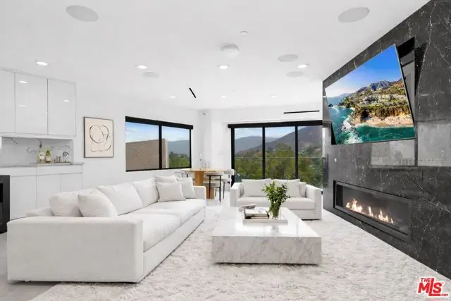 7141 Woodrow Wilson Drive, Los Angeles, CA 90068 - Image #1