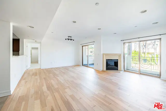 951 Granville Avenue #202, Los Angeles, CA 90049 - #2