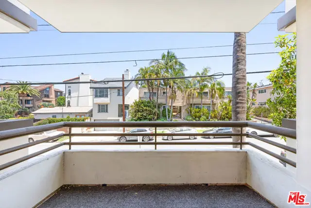 951 Granville Avenue #202, Los Angeles, CA 90049 - #3