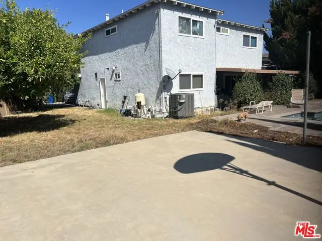 5921 Chimineas Avenue, Tarzana, CA 91356 - Image #3