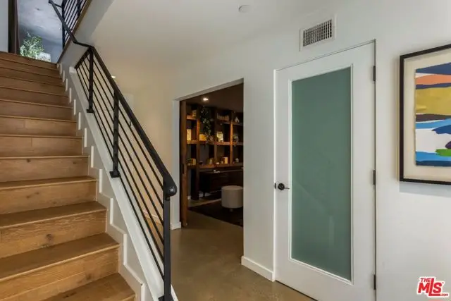 645 N Hayworth Avenue, Los Angeles, CA 90048 - Image #2