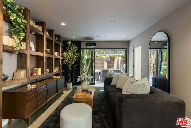 645 N Hayworth Avenue, Los Angeles, CA 90048 - Image #3