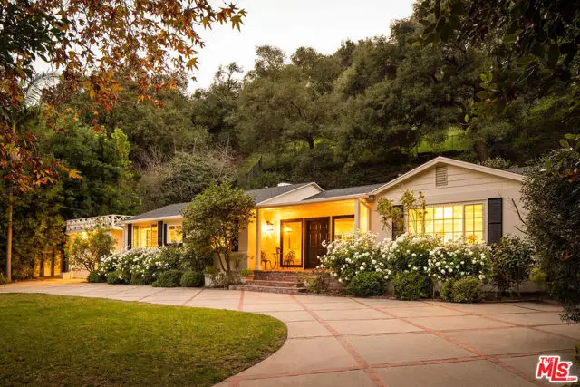 2533 Benedict Canyon Drive, Beverly Hills, CA 90210 - Image #2