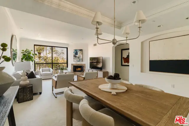 11847 Gorham Avenue #302, Los Angeles, CA 90049 - Image #1