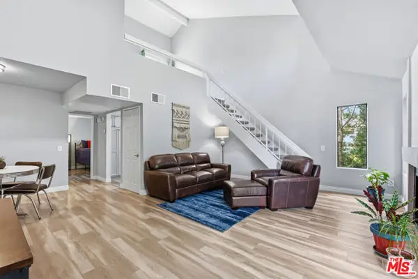 8221 Langdon Avenue #201, Van Nuys (los Angeles), CA 91406