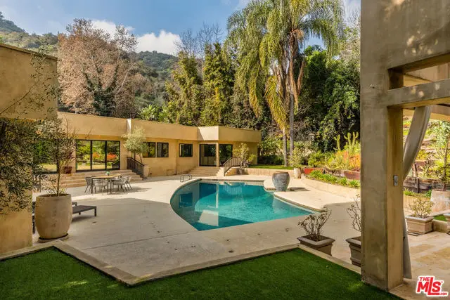 1634 Benedict Canyon Drive, Beverly Hills, CA 90210 - Image #1
