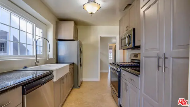 1306 S Longwood Avenue, Los Angeles, CA 90019 - #3