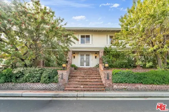 3551 Westfall Drive, Encino, CA 91436 - Image #2