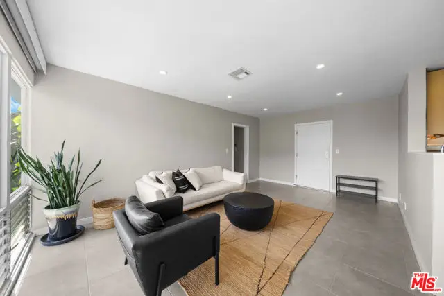 1145 Larrabee Street #19, West Hollywood, CA 90069 - Image #2