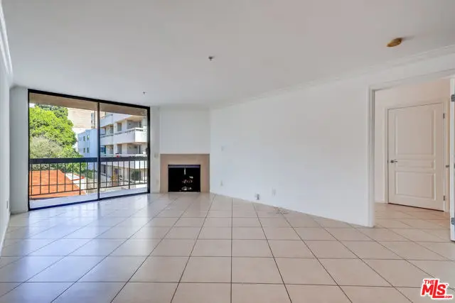 7320 Hawthorn Avenue #207, Los Angeles, CA 90046 - #2