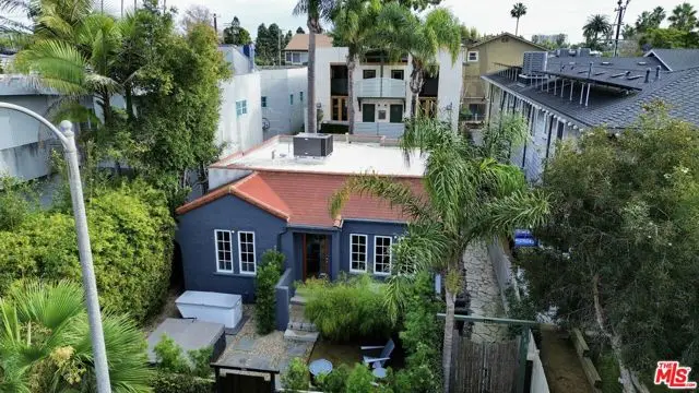 558 San Juan Avenue, Venice, CA 90291 - #2
