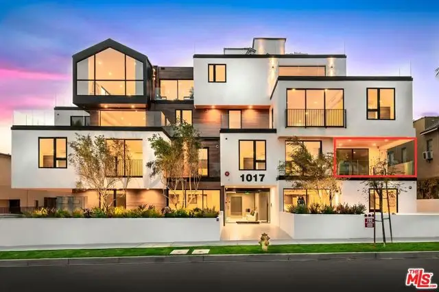 1017 N Croft Avenue #201, Los Angeles, CA 90069 - #2