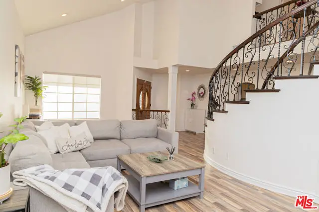 12000 Falcon Crest Way, Porter Ranch, CA 91326 - Image #2