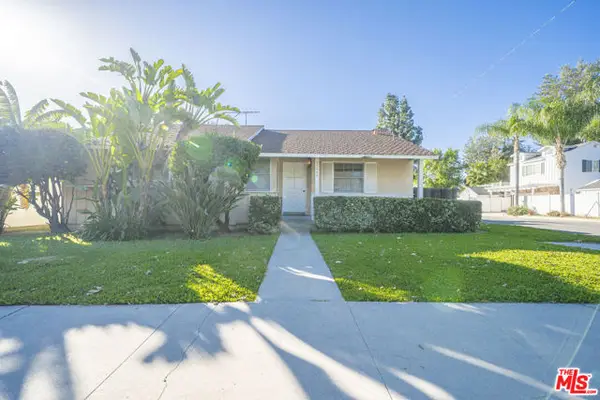 22656 Clarendon Street, Woodland Hills (los Angeles), CA 91367