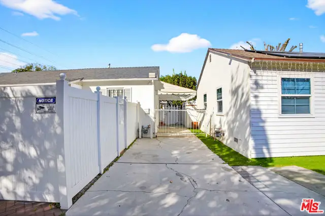 18813 Cantlay Street, Reseda, CA 91335 - Image #3