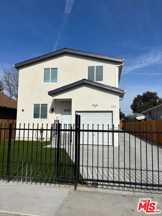 241 E 43rd Place, Los Angeles, CA 90011