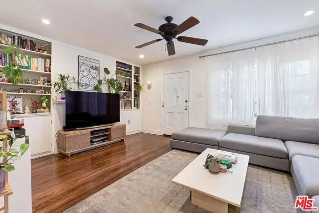 613 N Plymouth Boulevard, Los Angeles, CA 90004 - Image #3