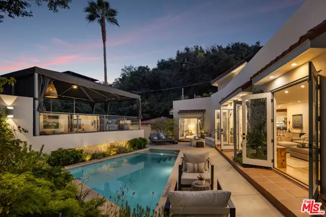 8701 Wonderland Park Avenue, Los Angeles, CA 90046 - Image #1