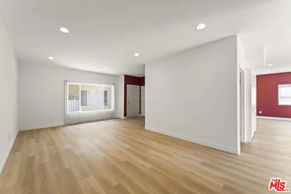 12375 Osborne Place #13, Pacoima (los Angeles), CA 91331