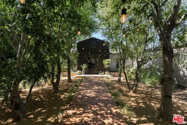 226 S Rimpau Boulevard, Los Angeles, CA 90004 - Image #1