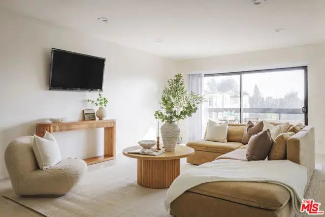 4829 Whitsett Avenue #301, Valley Village, CA 91607 - #1